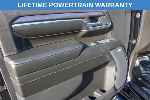 Used 2024 Chevrolet Silverado 2500 LTZ w/ LTZ Convenience Package image 18