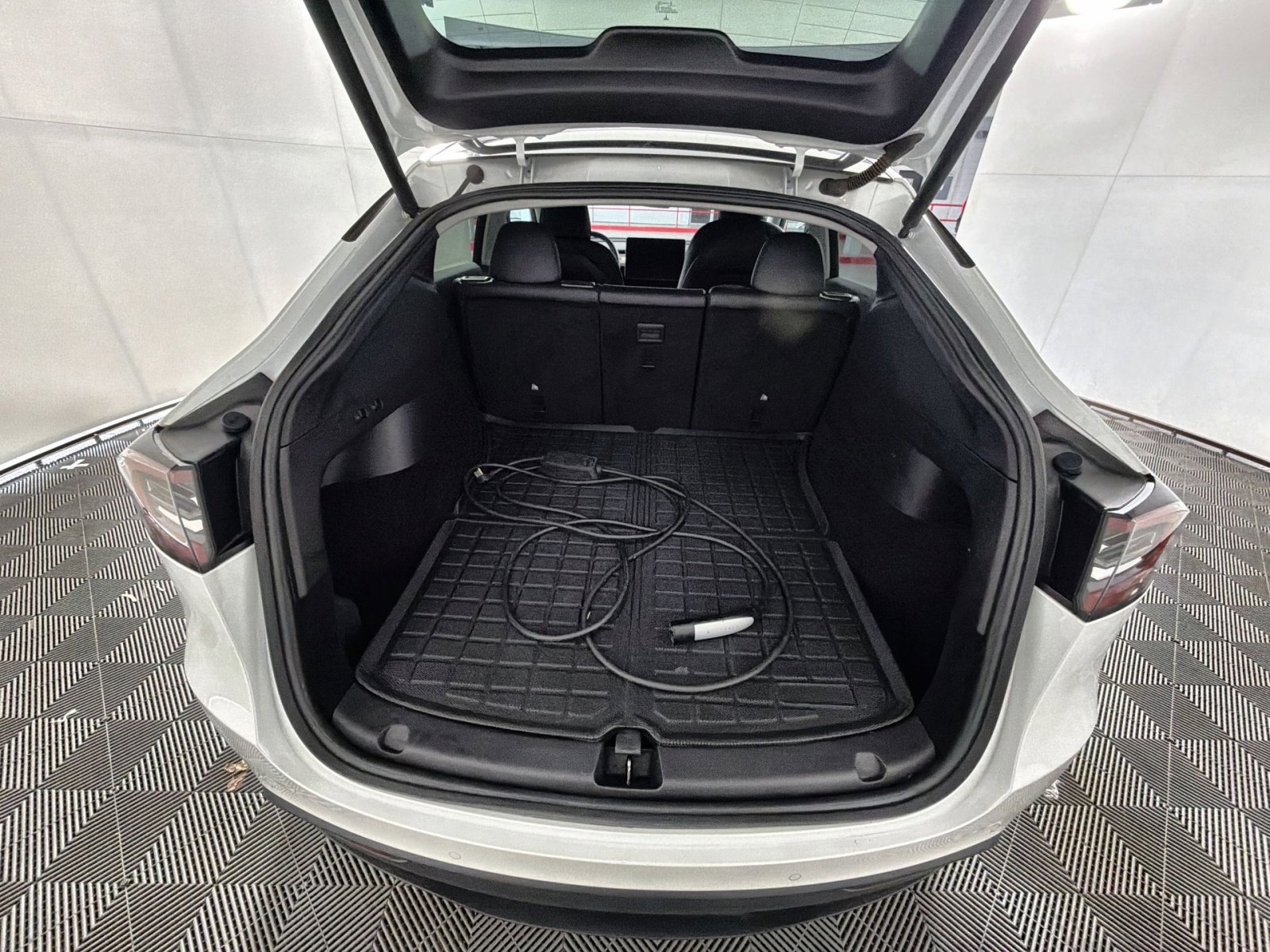 Used 2021 Tesla Model Y Performance image 26