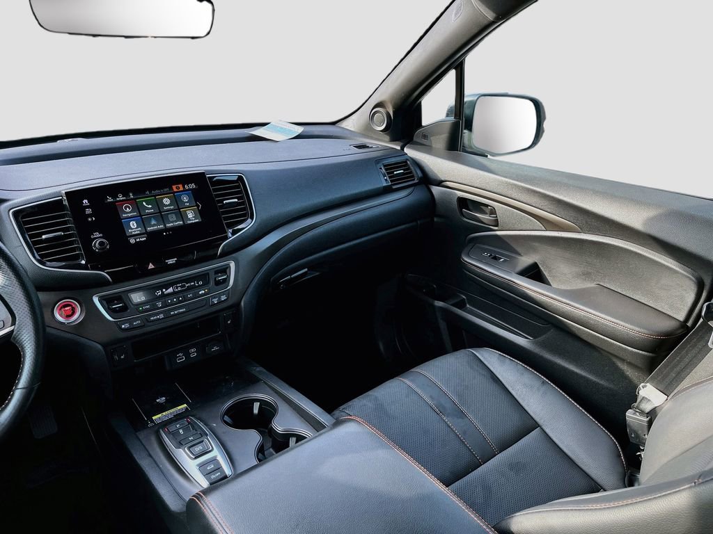 Used 2025 Honda Passport TrailSport image 23