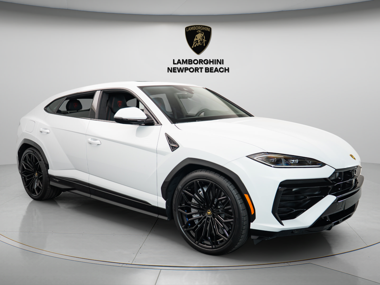 Used 2025 Lamborghini Urus SE AWD/4WD image 1