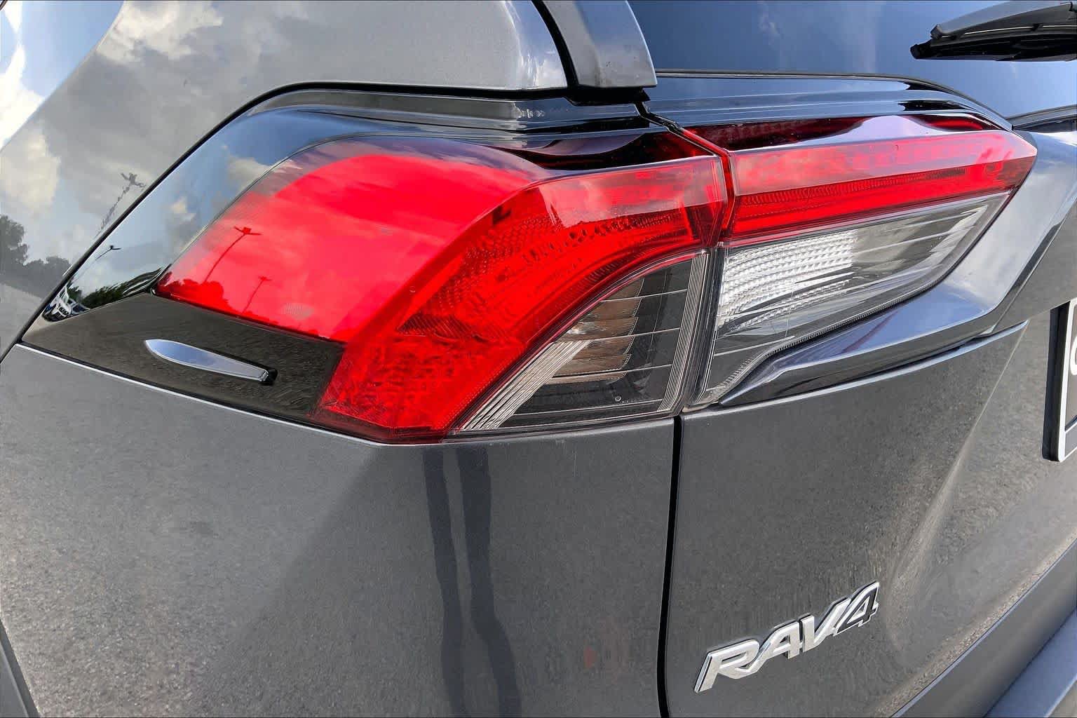 Used 2021 Toyota RAV4 XLE FWD image 28