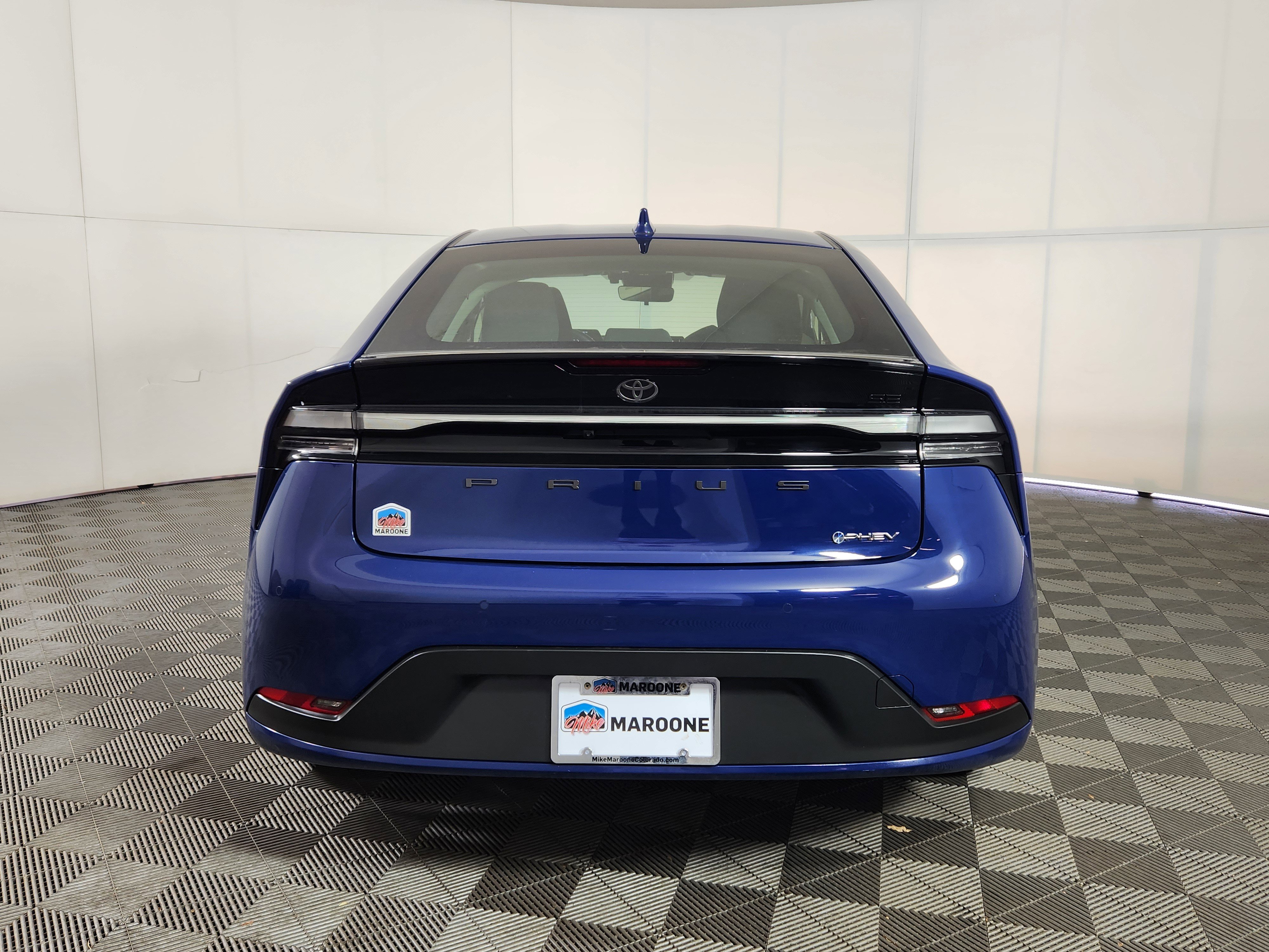 Used 2025 Toyota Prius Plug-In Hybrid image 6