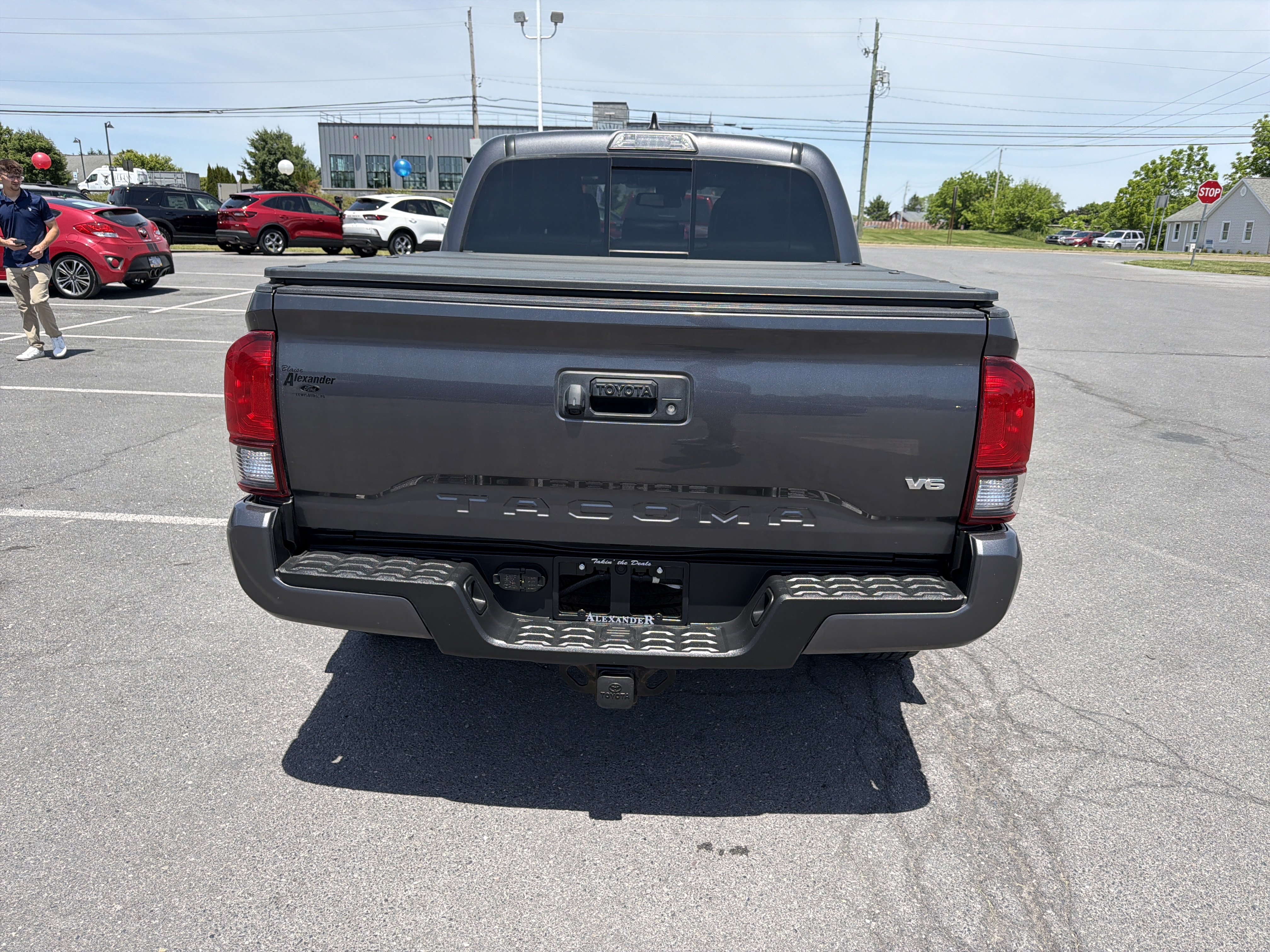 Used 2018 Toyota Tacoma TRD Sport AWD/4WD image 4
