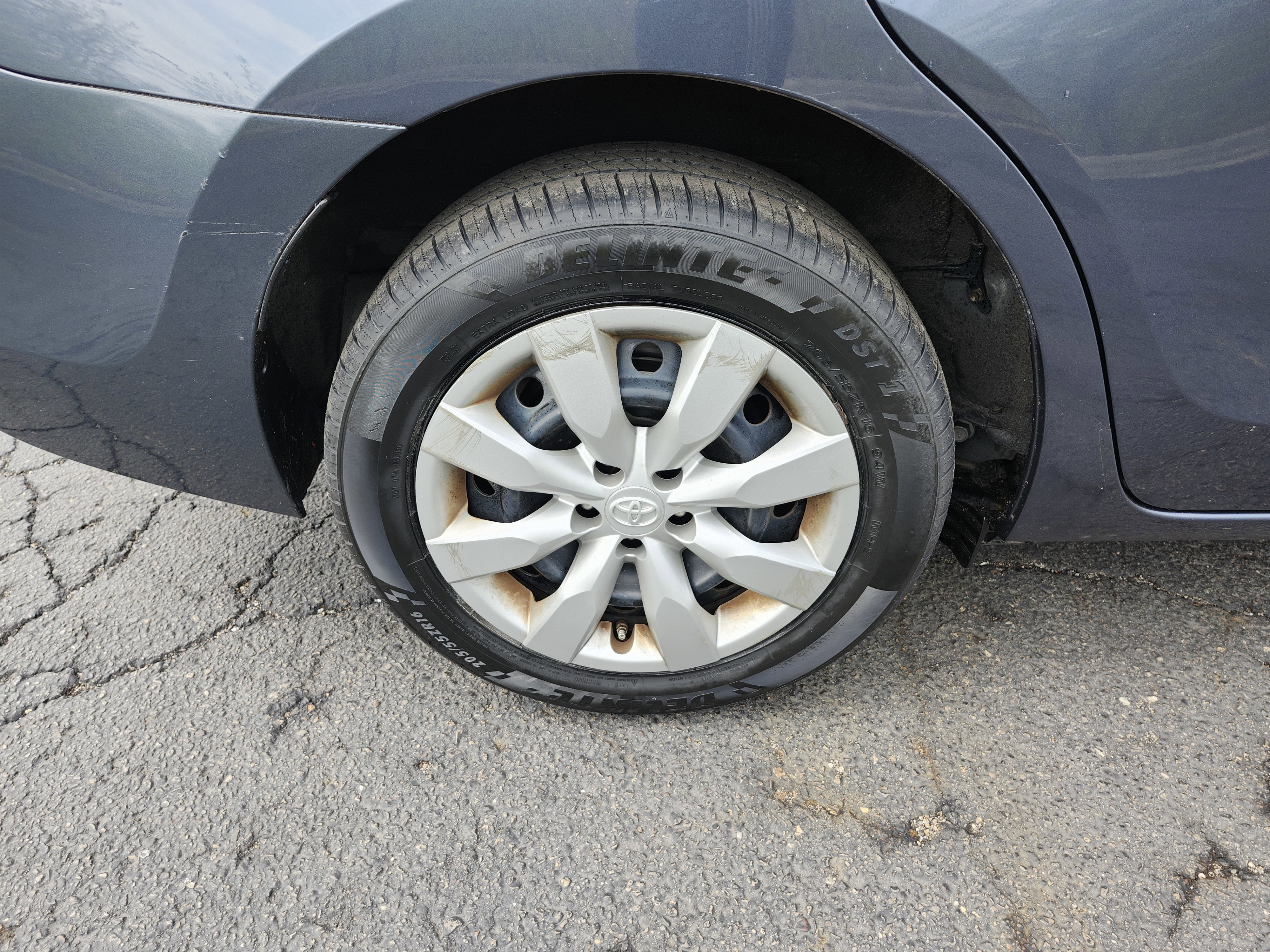 Used 2015 Toyota Corolla LE image 9