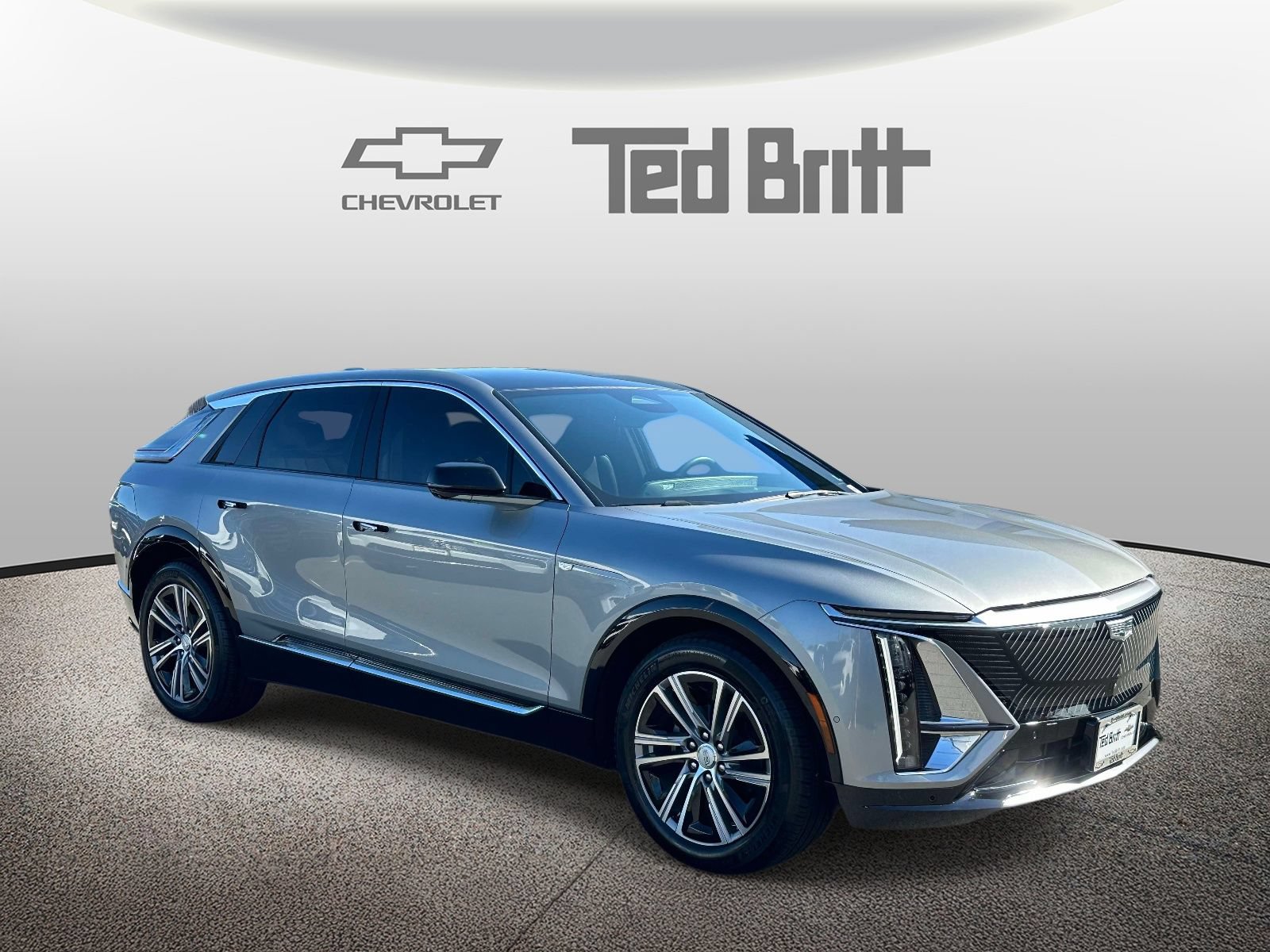 Used 2024 Cadillac Lyriq Luxury AWD/4WD image 3