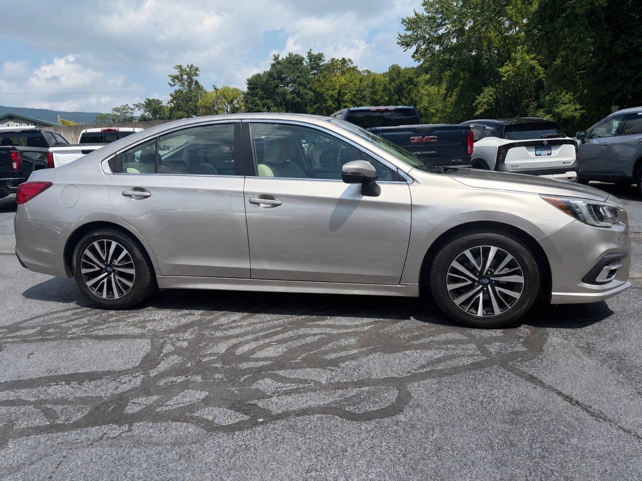 Used 2018 Subaru Legacy 2.5i Premium w/ Eyesight & BSD & Rcta & HBA AWD/4WD image 9