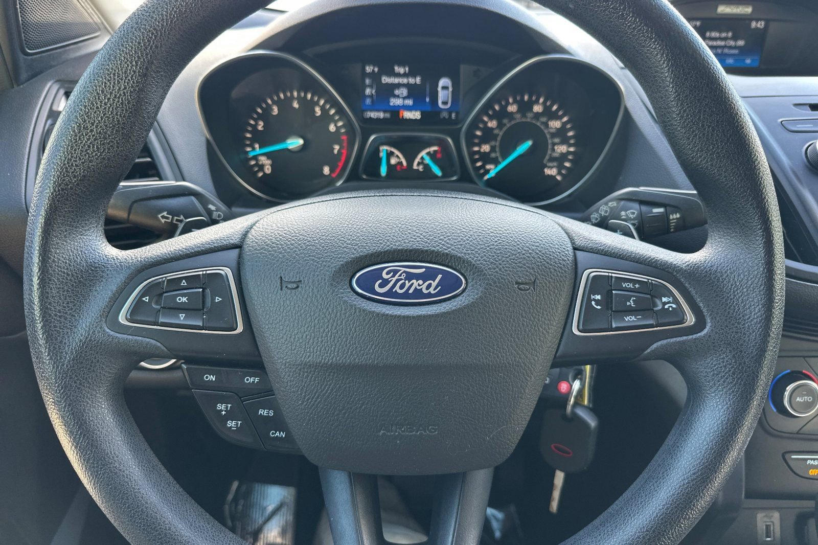 Used 2017 Ford Escape SE image 25