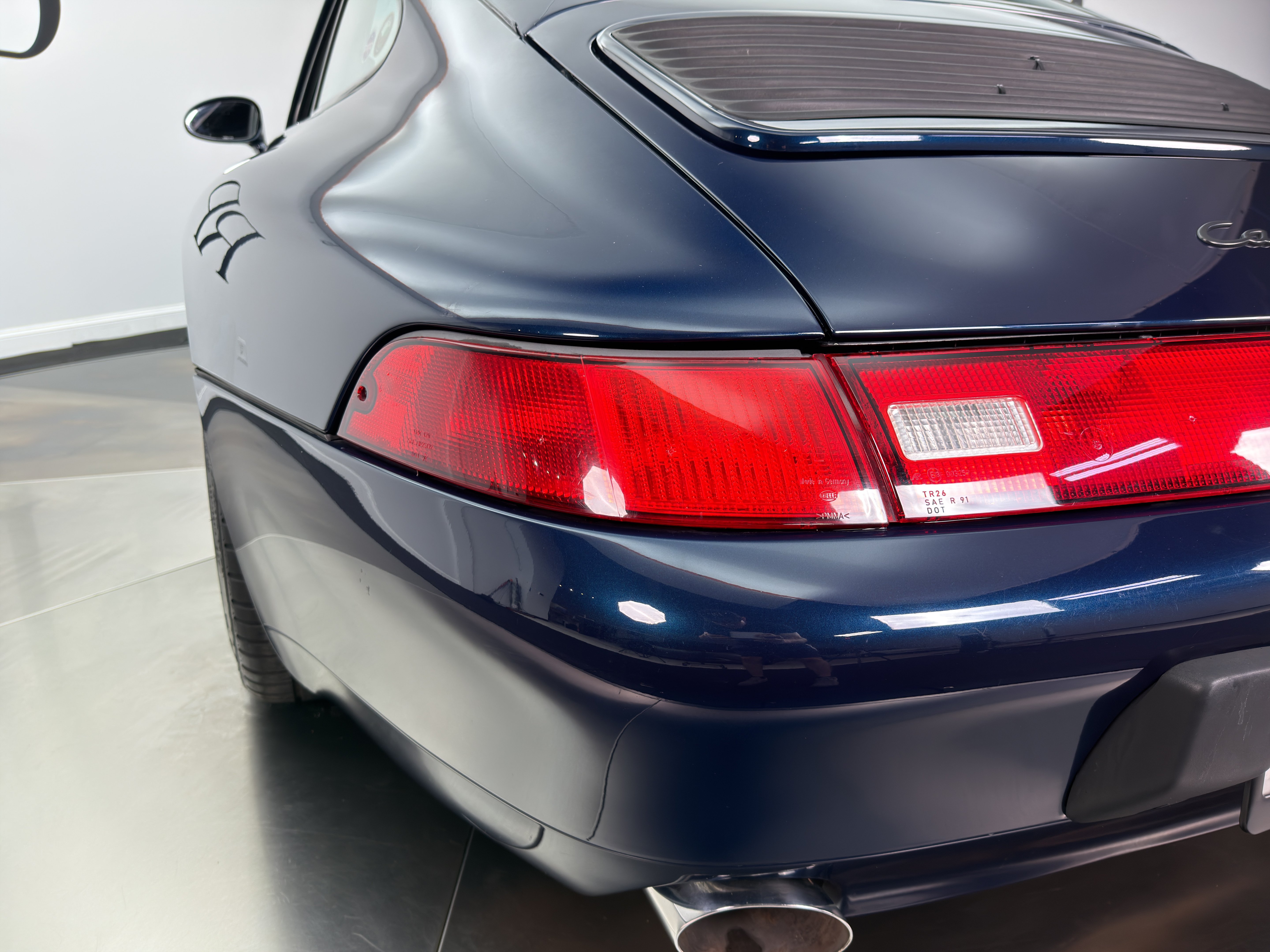 Used 1997 Porsche 911 Carrera RWD image 15