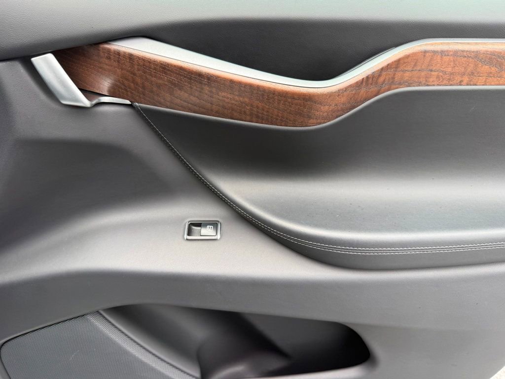 Used 2021 Tesla Model X Long Range image 37