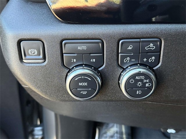 Certified 2025 GMC Sierra 1500 SLT image 21