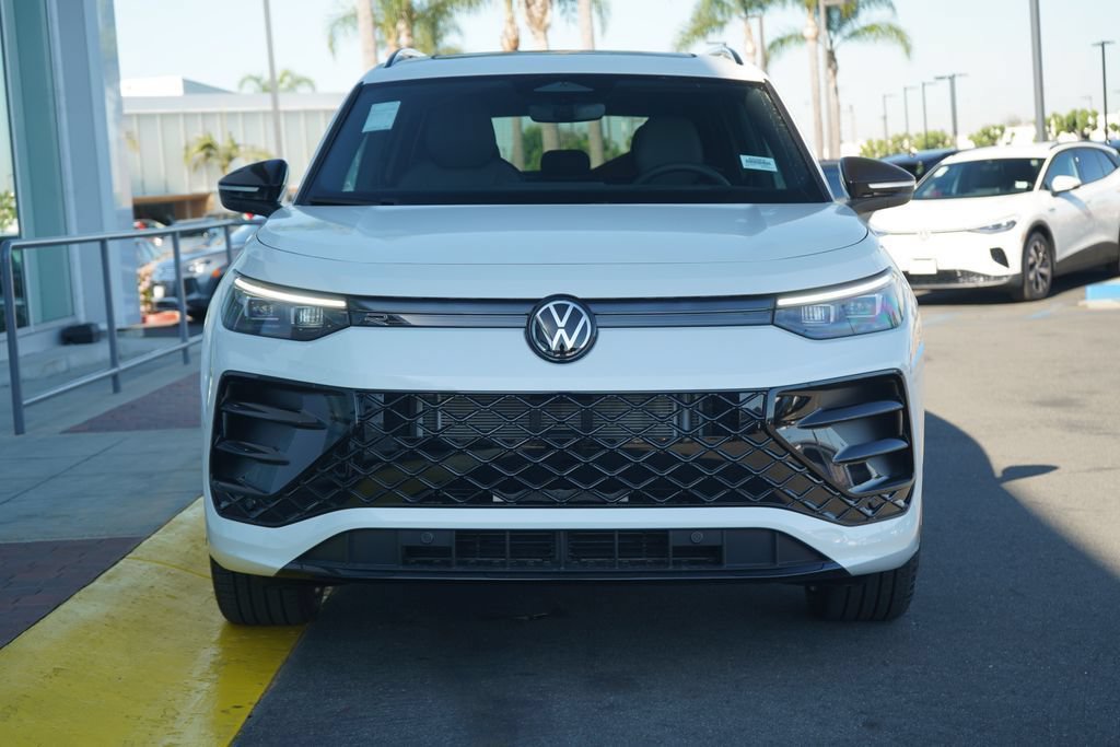 New 2026 Volkswagen Tiguan SE R-Line FWD image 5