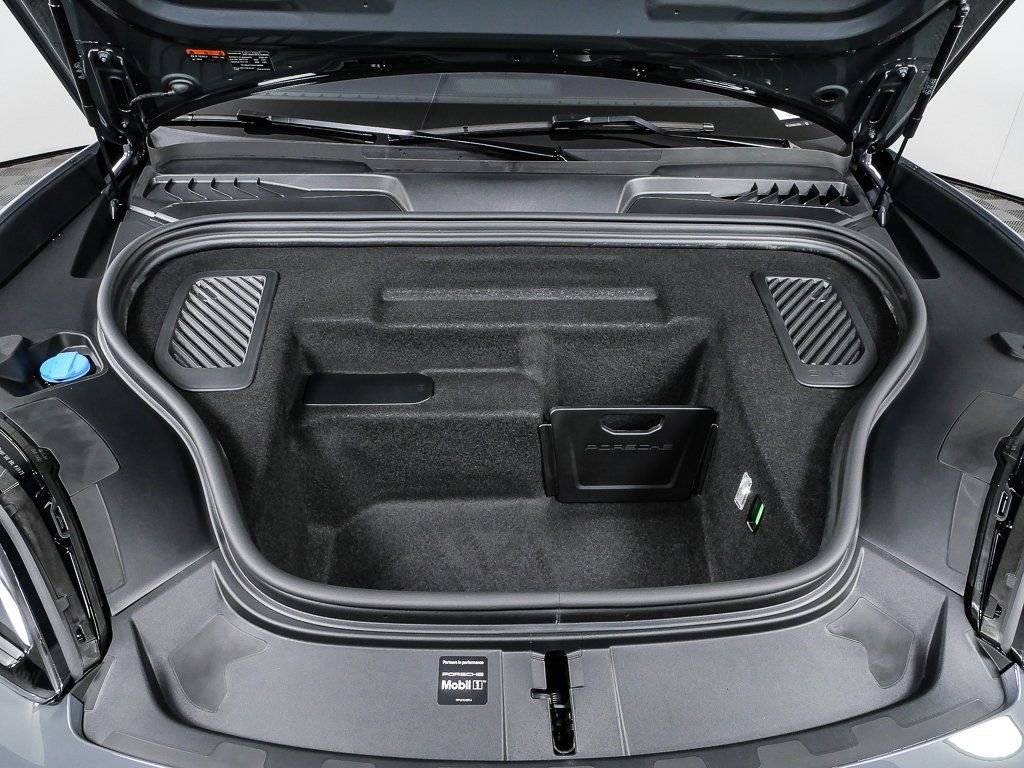 Used 2025 Porsche Macan Turbo Electric image 38