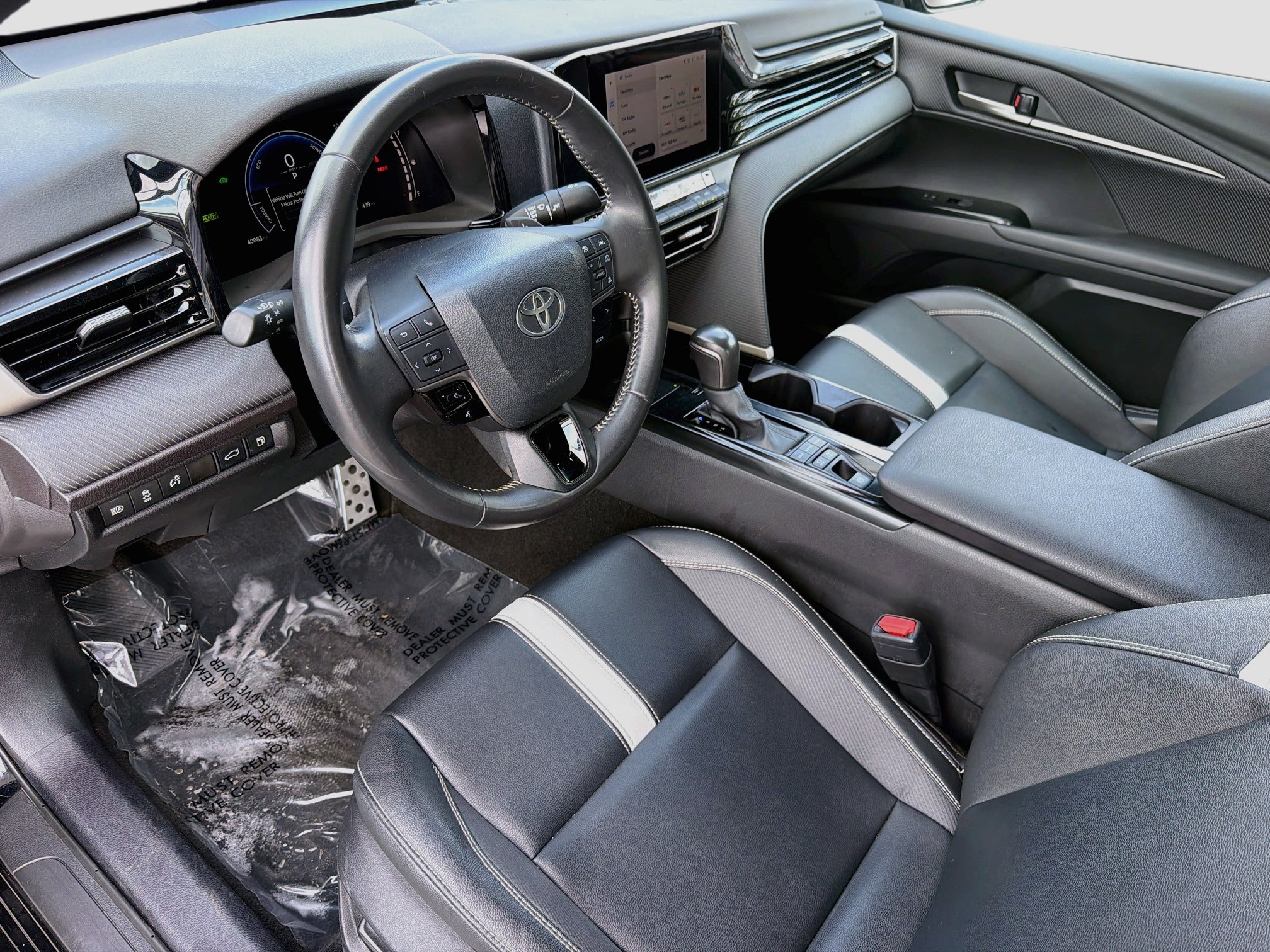 Used 2025 Toyota Camry SE FWD image 25
