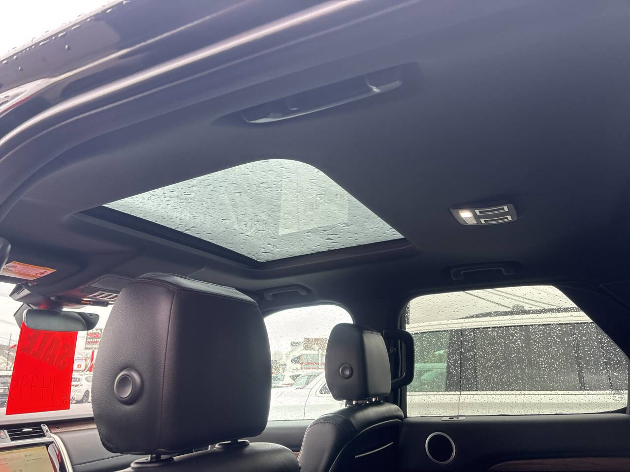 Used 2017 Land Rover Discovery HSE image 12