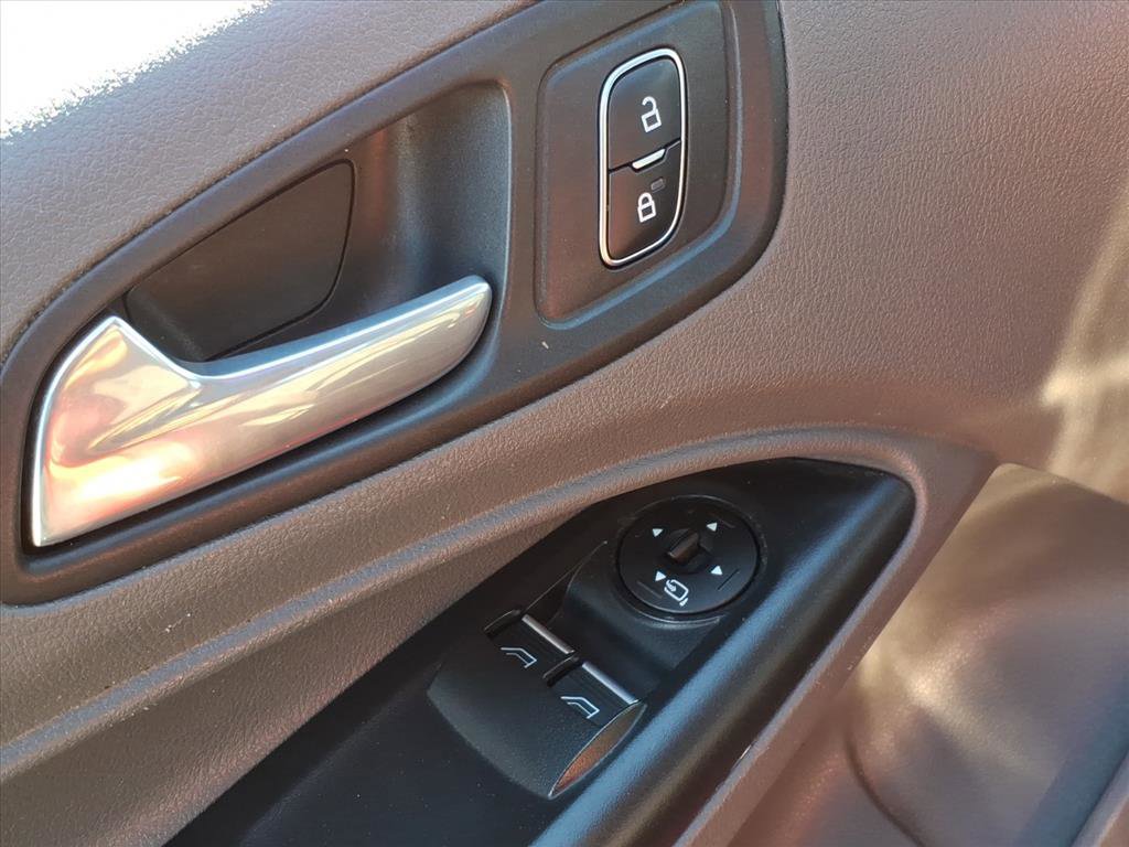 Used 2022 Ford Transit Connect XLT image 17