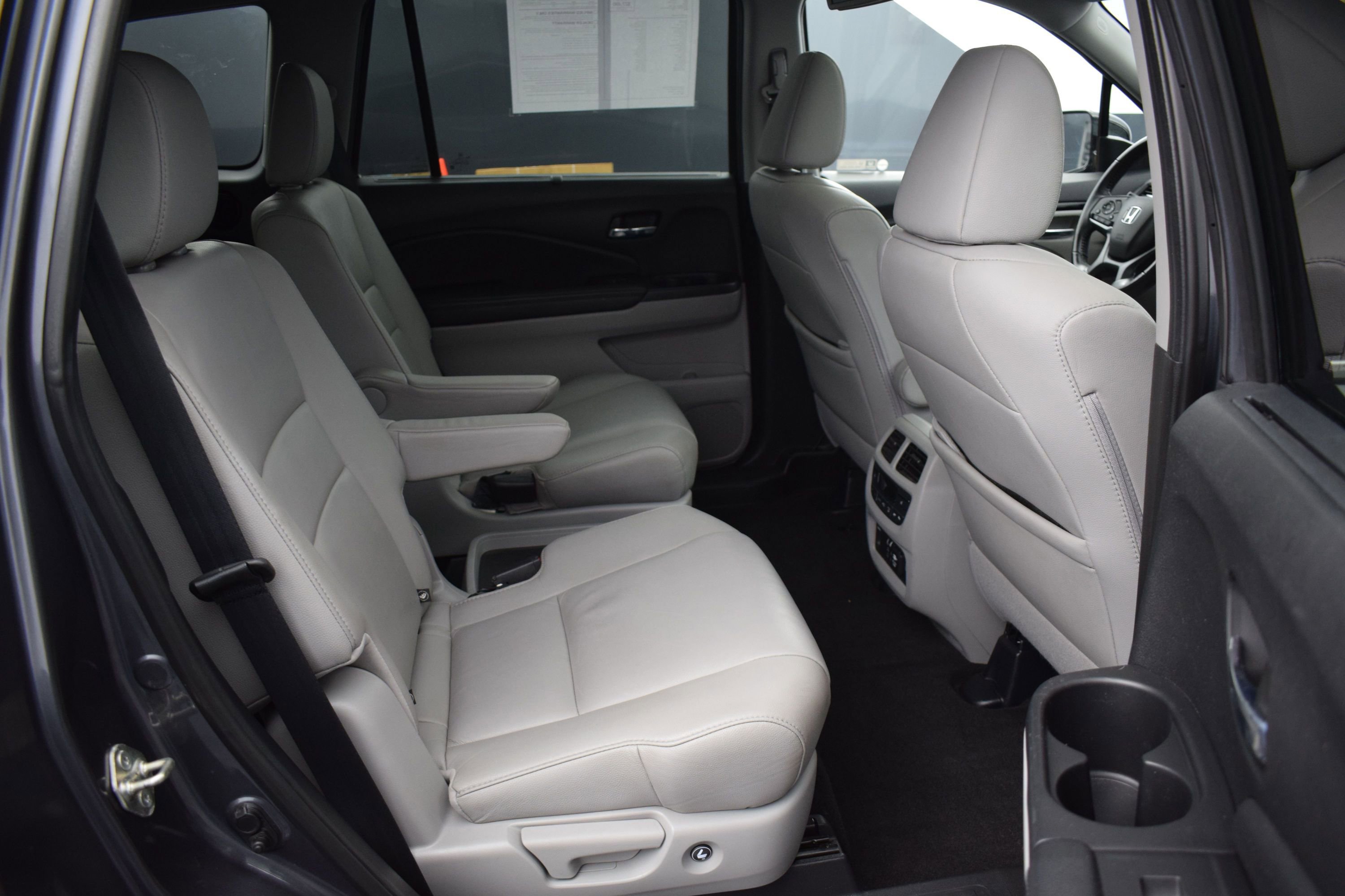 Used 2019 Honda Pilot Touring image 11