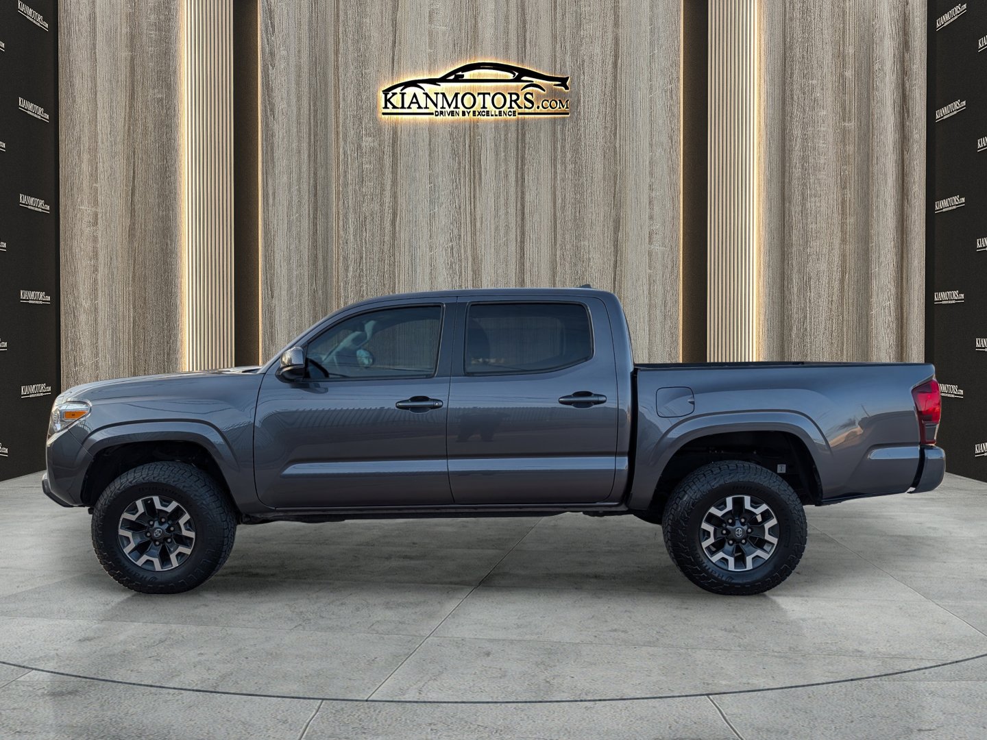 Used 2019 Toyota Tacoma SR w/ SR Convenience Package image 5