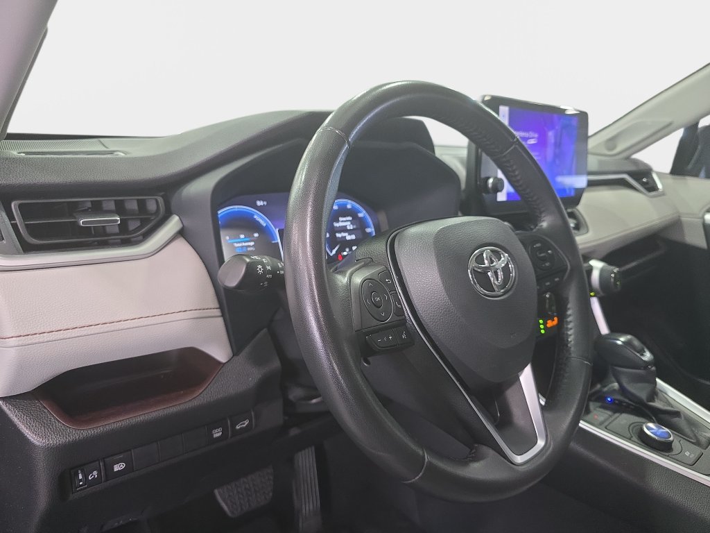 Used 2023 Toyota RAV4 Limited AWD/4WD image 25