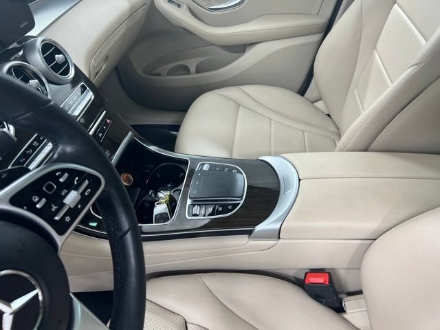 Used 2021 Mercedes-Benz GLC 300 4MATIC image 15