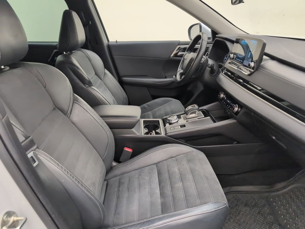 Used 2022 Mitsubishi Outlander SE image 10