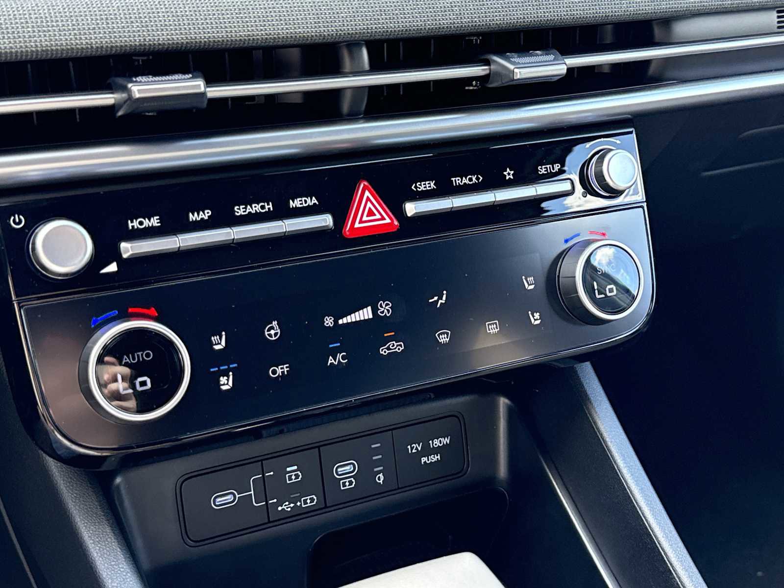 New 2025 Hyundai Santa Cruz Limited image 13