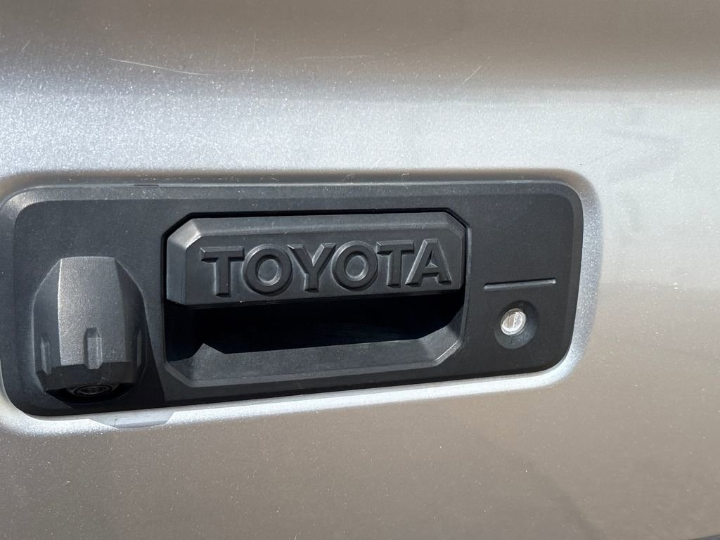 Used 2022 Toyota Tacoma TRD Off-Road image 31