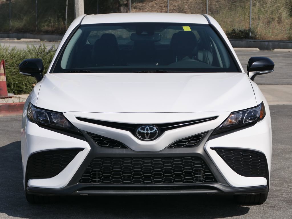 Used 2022 Toyota Camry SE w/ Convenience Package FWD image 8