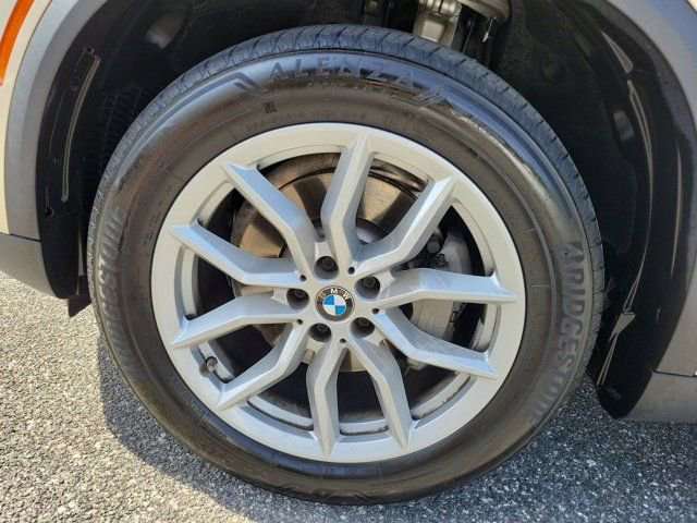 Used 2019 BMW X5 xDrive40i w/ Executive Package image 17