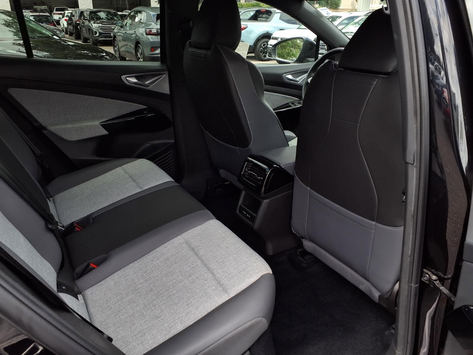 Certified 2023 Volkswagen ID.4 Pro image 21