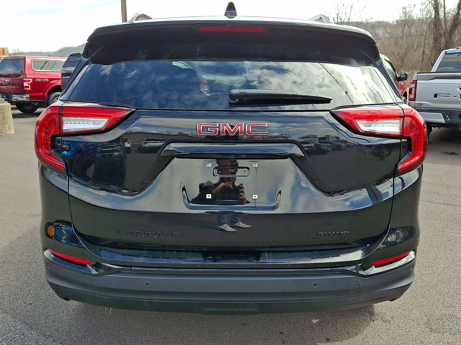 Used 2023 GMC Terrain SLE w/ Driver Convenience Package AWD/4WD image 9