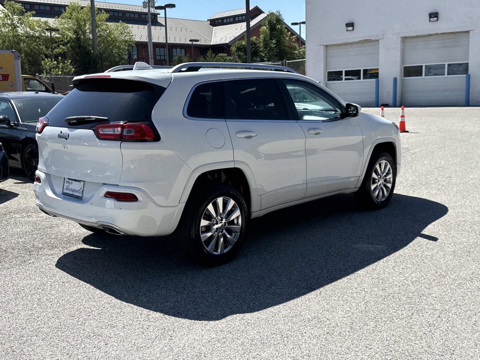 Used 2016 Jeep Cherokee Overland AWD/4WD image 23