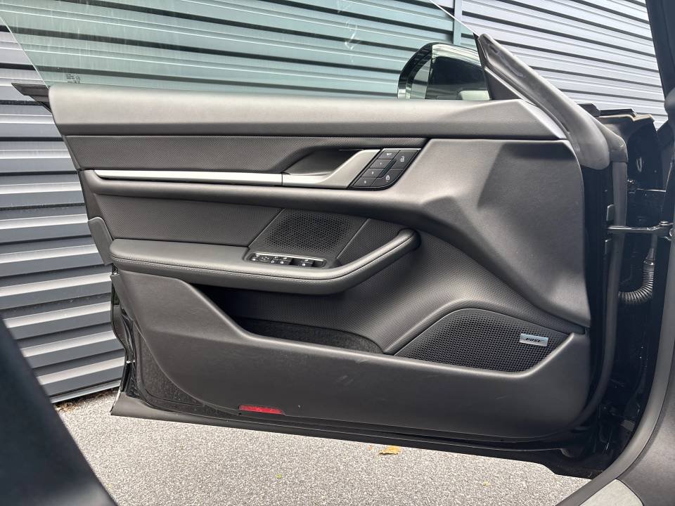 New 2025 Porsche Taycan w/ Premium Package RWD image 14