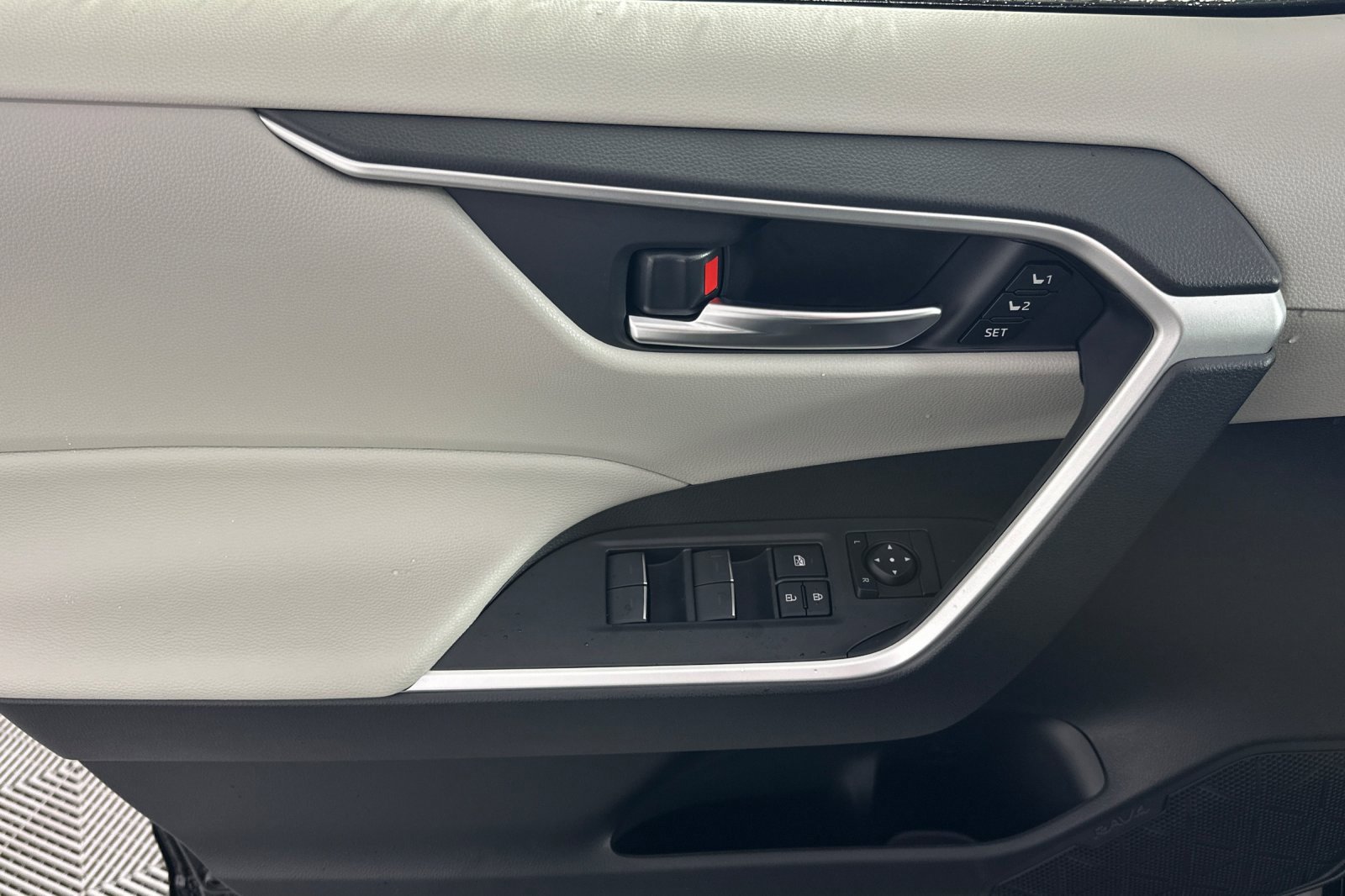 New 2025 Toyota RAV4 XLE Premium image 11