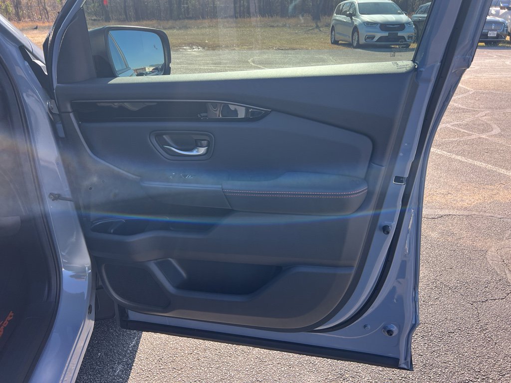 Certified 2025 Honda Pilot TrailSport image 29