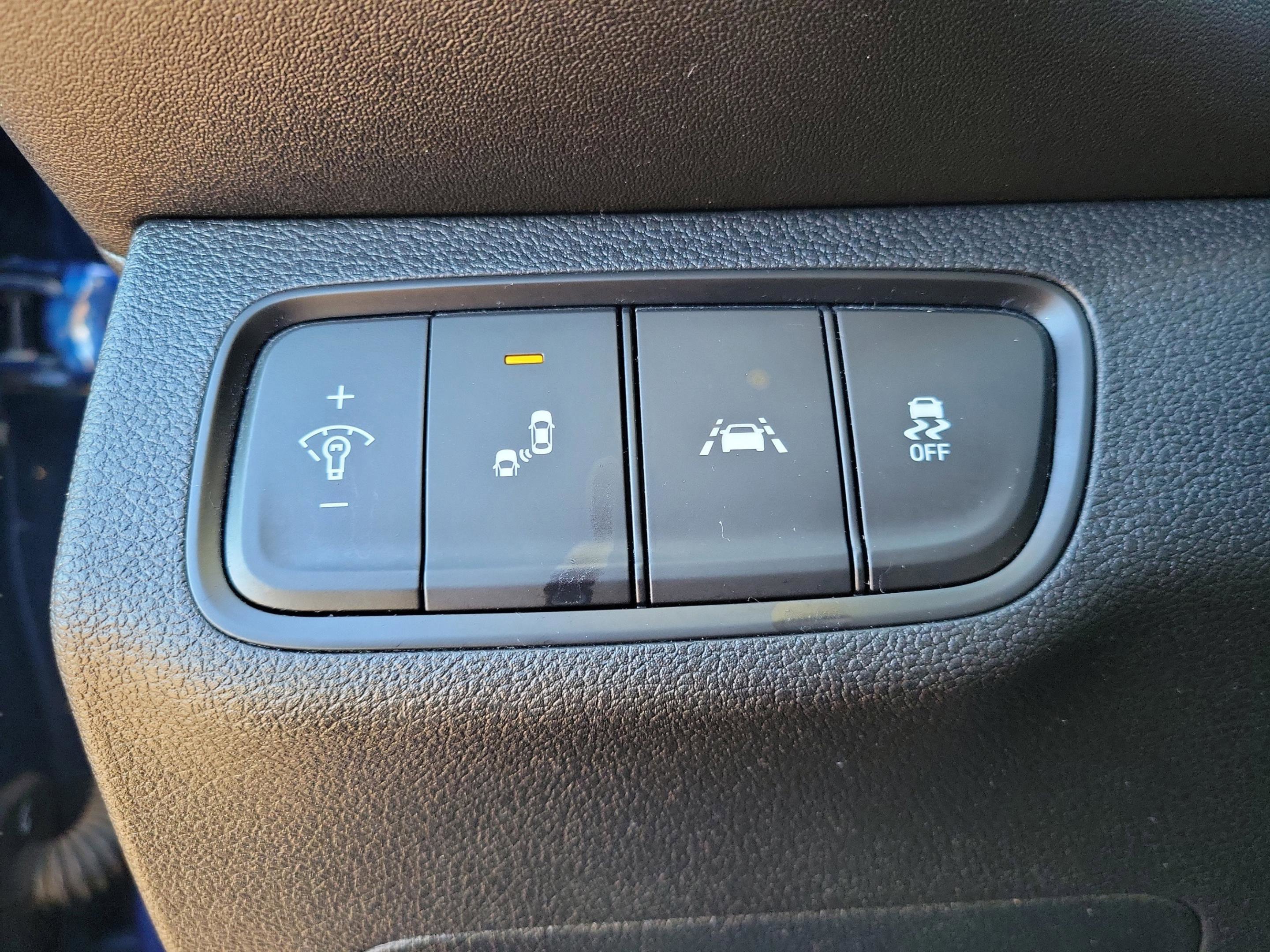 Used 2019 Hyundai Santa Fe SE image 21