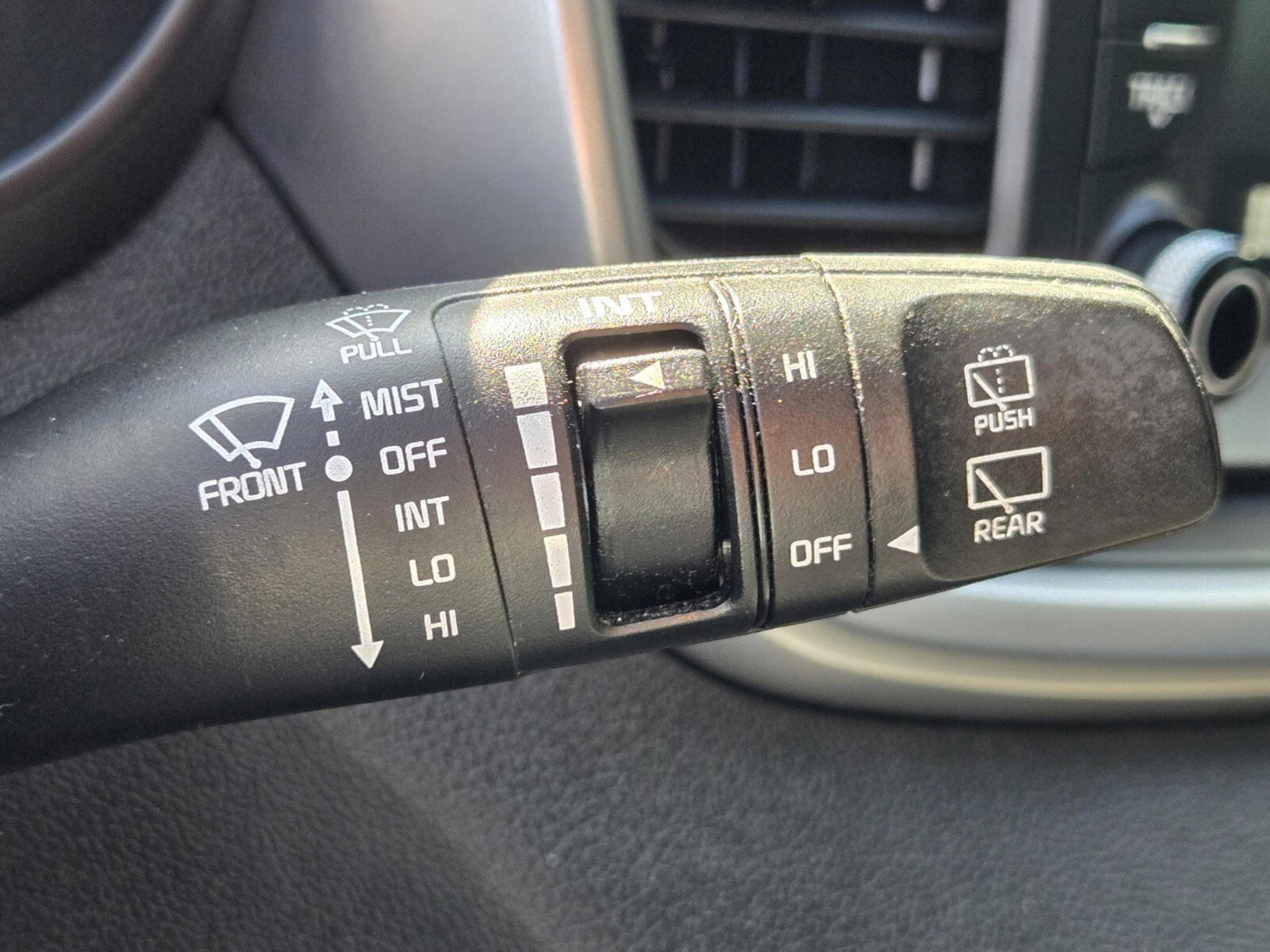 Used 2020 Kia Sorento LX image 49