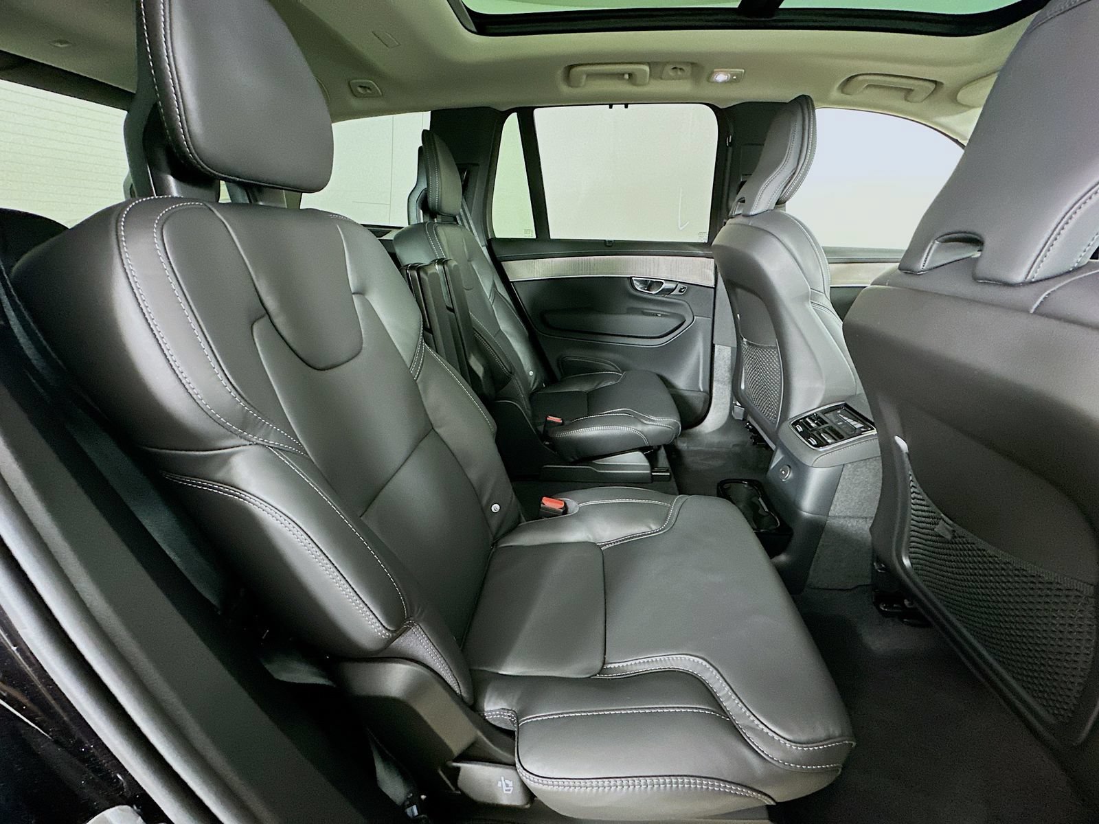New 2026 Volvo XC90 T8 Ultra w/ Protection Package AWD/4WD image 41