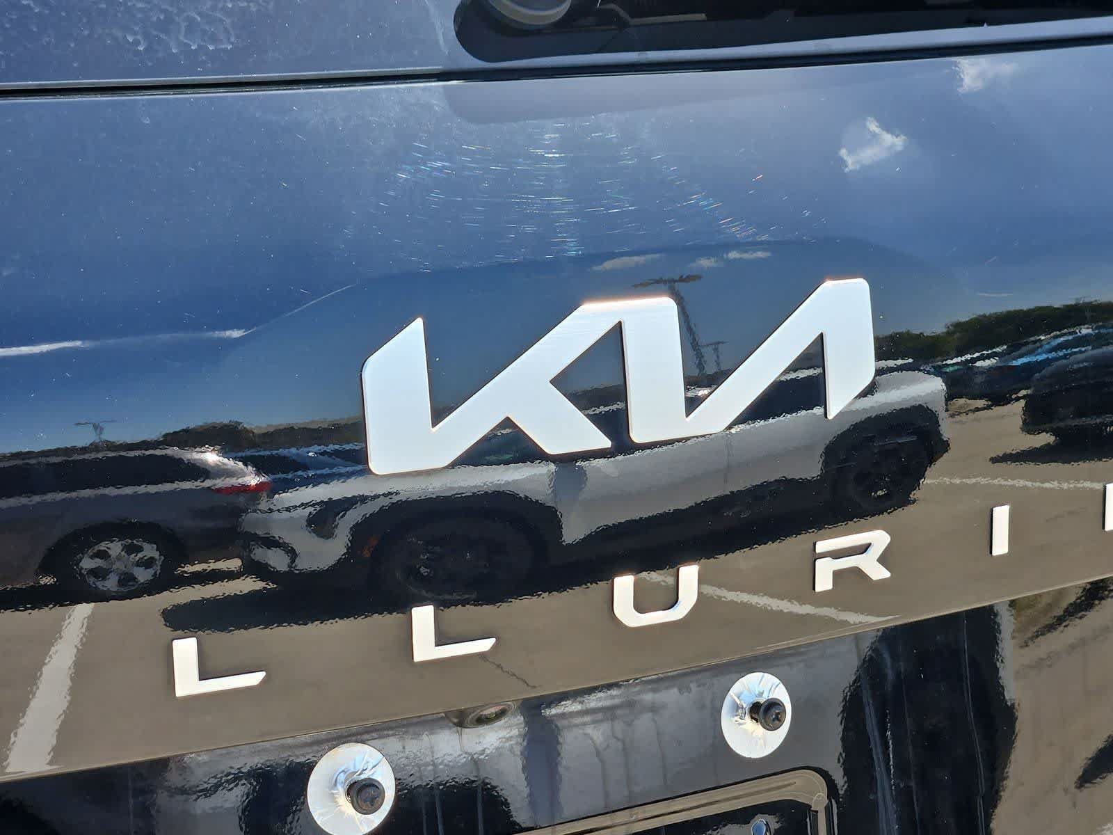 Used 2024 Kia Telluride S FWD image 11