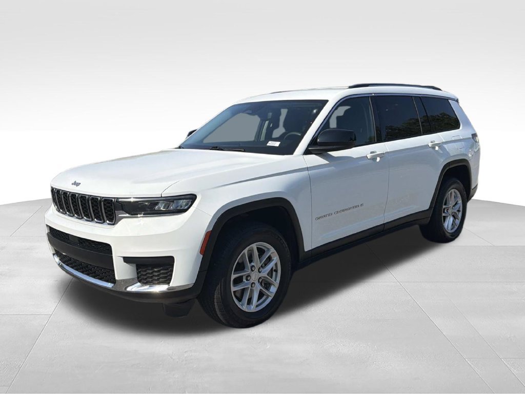 Used 2023 Jeep Grand Cherokee L Laredo RWD image 7