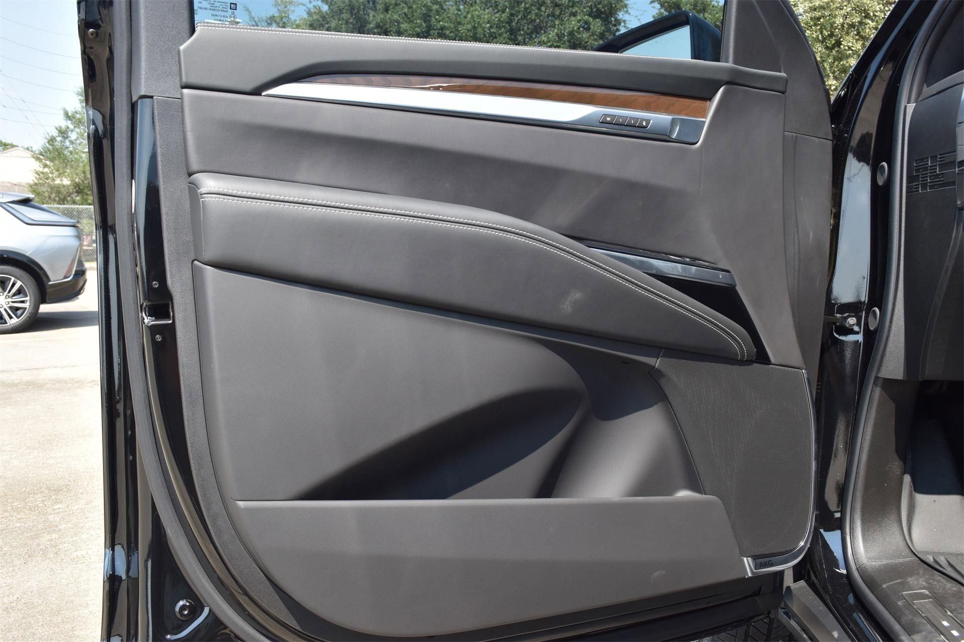 New 2025 Cadillac Escalade Premium Luxury Platinum w/ LPO, Floor Liner Package image 19