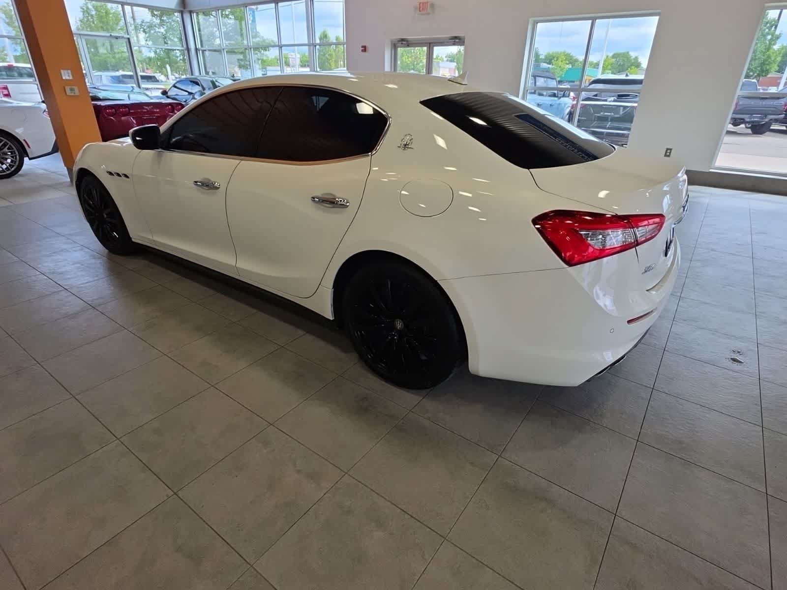 Used 2018 Maserati Ghibli S Q4 AWD/4WD image 13