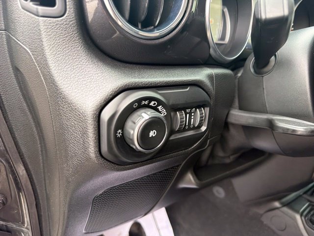 Used 2021 Jeep Wrangler Unlimited Sahara AWD/4WD image 26