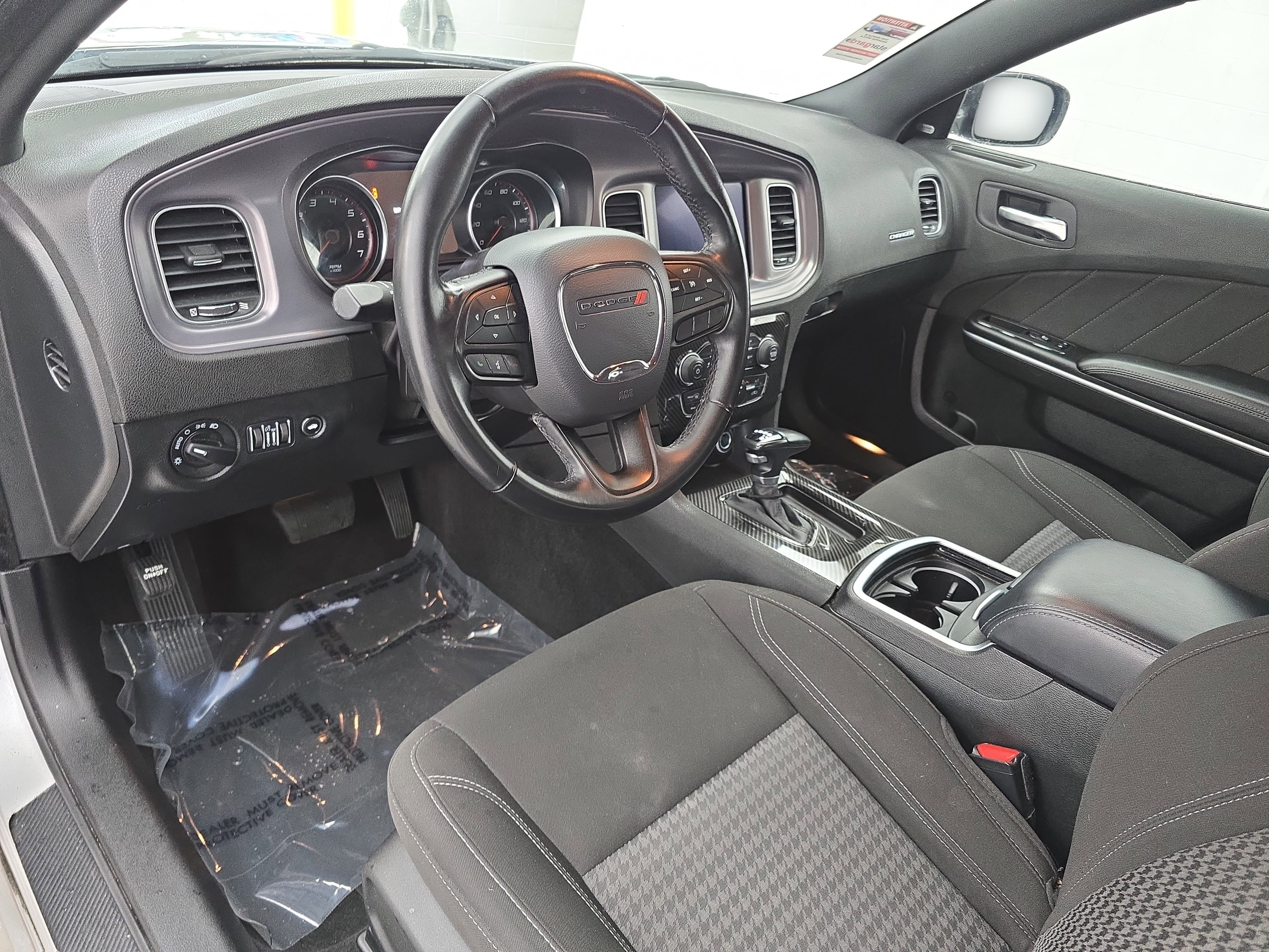 Used 2023 Dodge Charger SXT RWD image 15