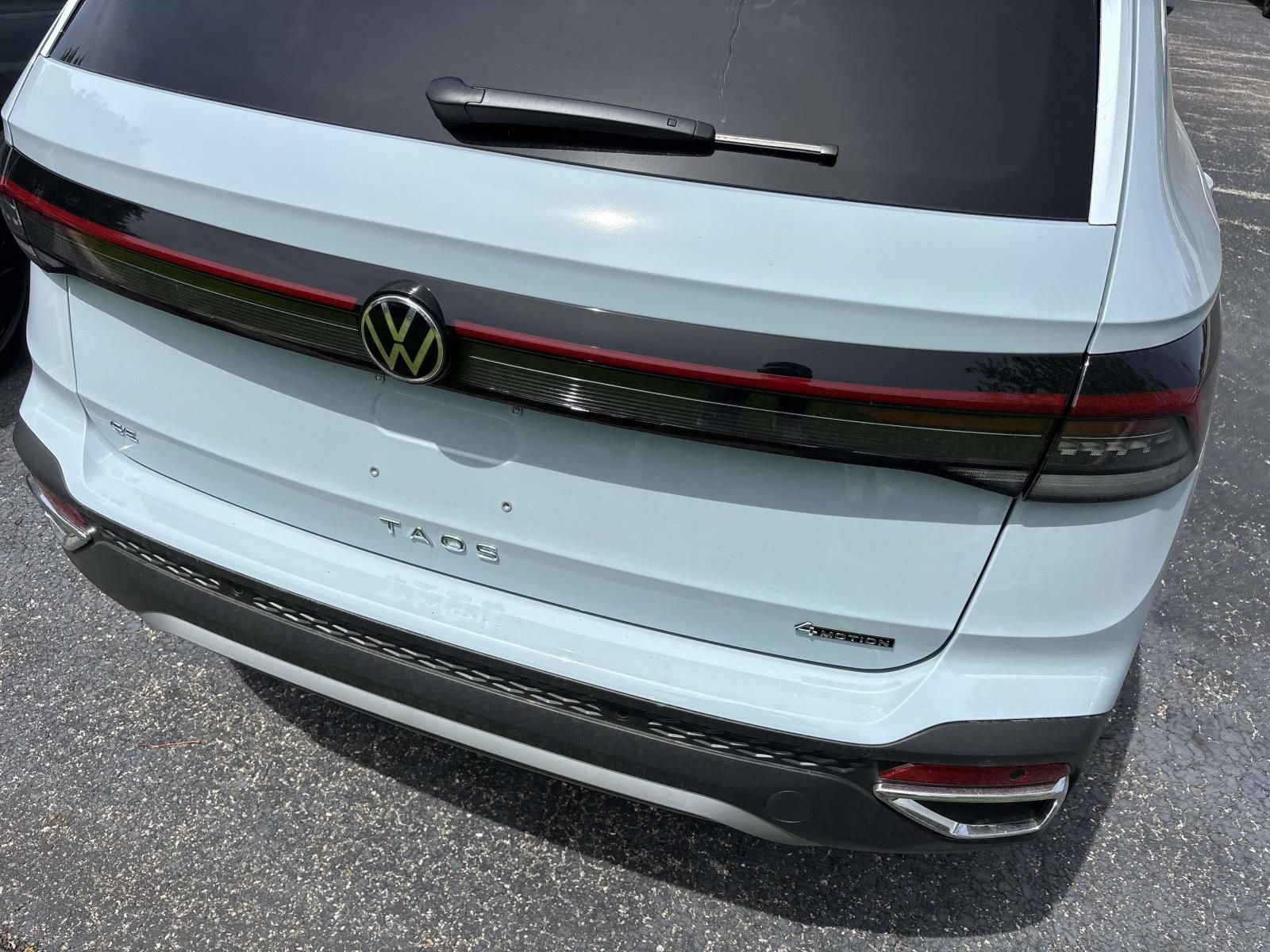 New 2026 Volkswagen Taos SE AWD/4WD image 12