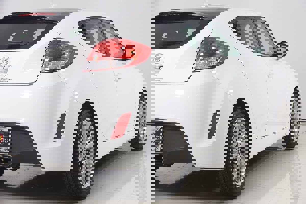 Used 2016 Hyundai Veloster w/ Option Group 02 image 37