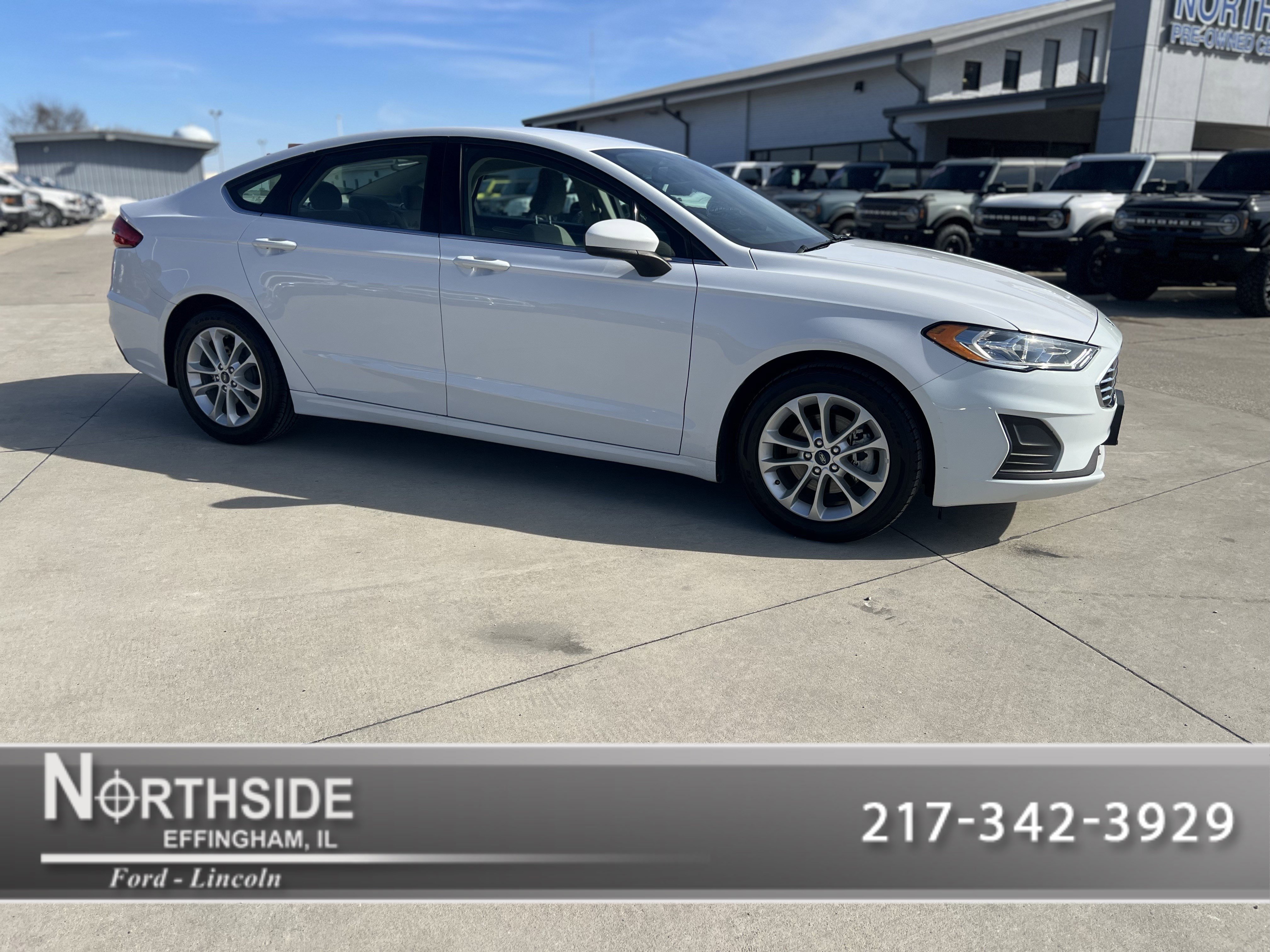 Used 2019 Ford Fusion SE image 1