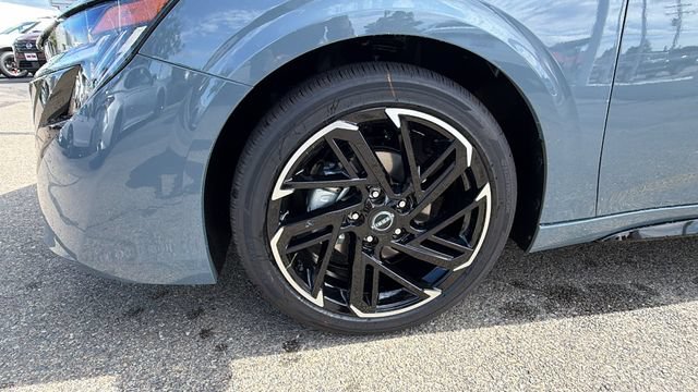 New 2026 Nissan Sentra SR w/ Floor Mat Package FWD image 10