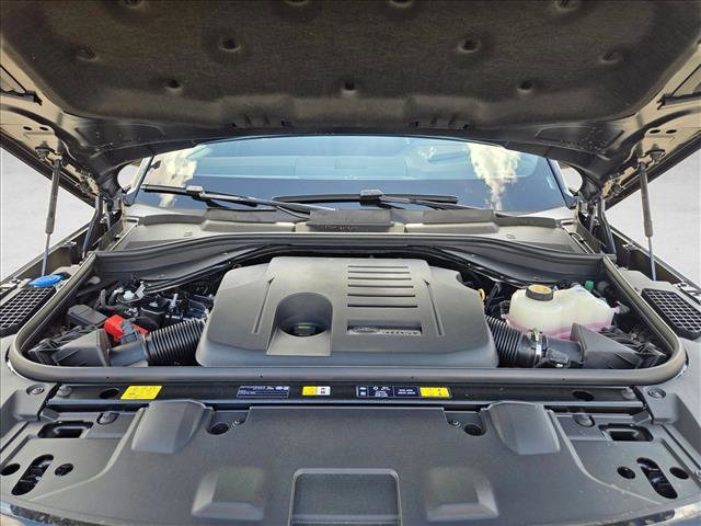 New 2026 Land Rover Range Rover SE image 17