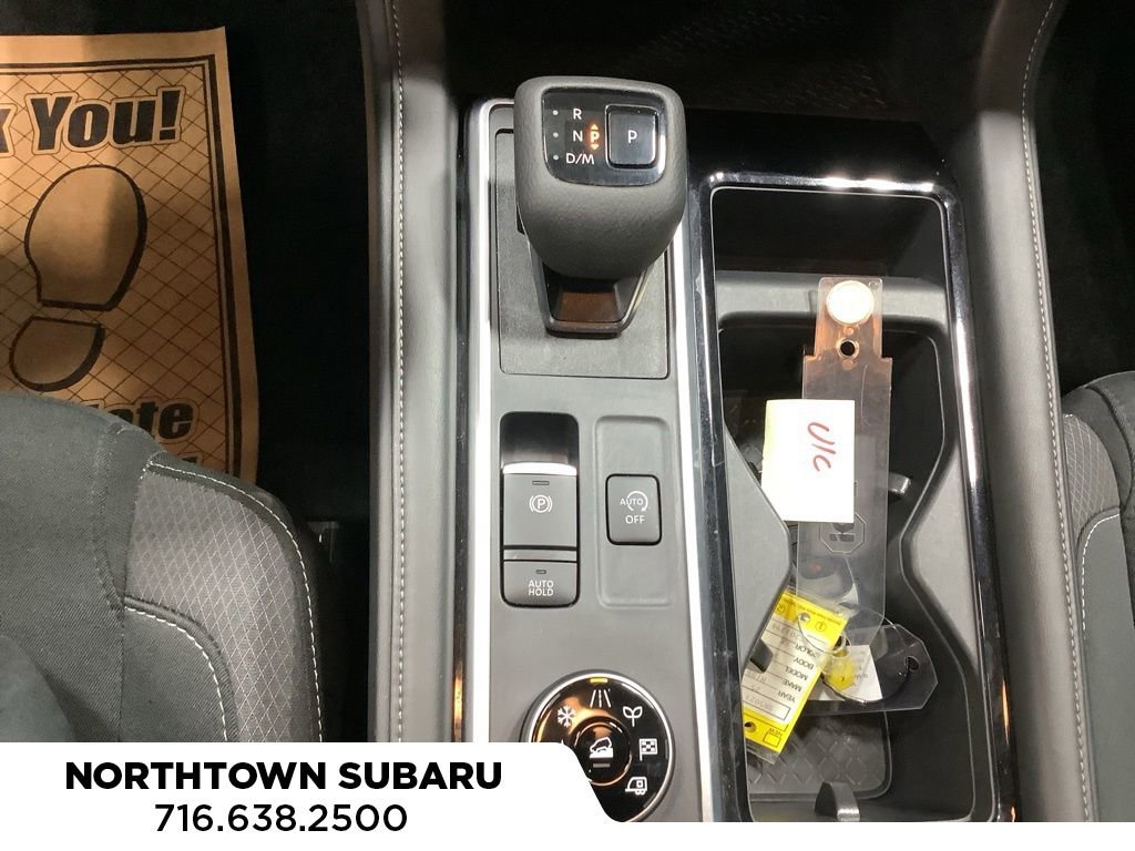 Used 2025 Nissan Pathfinder SV image 16