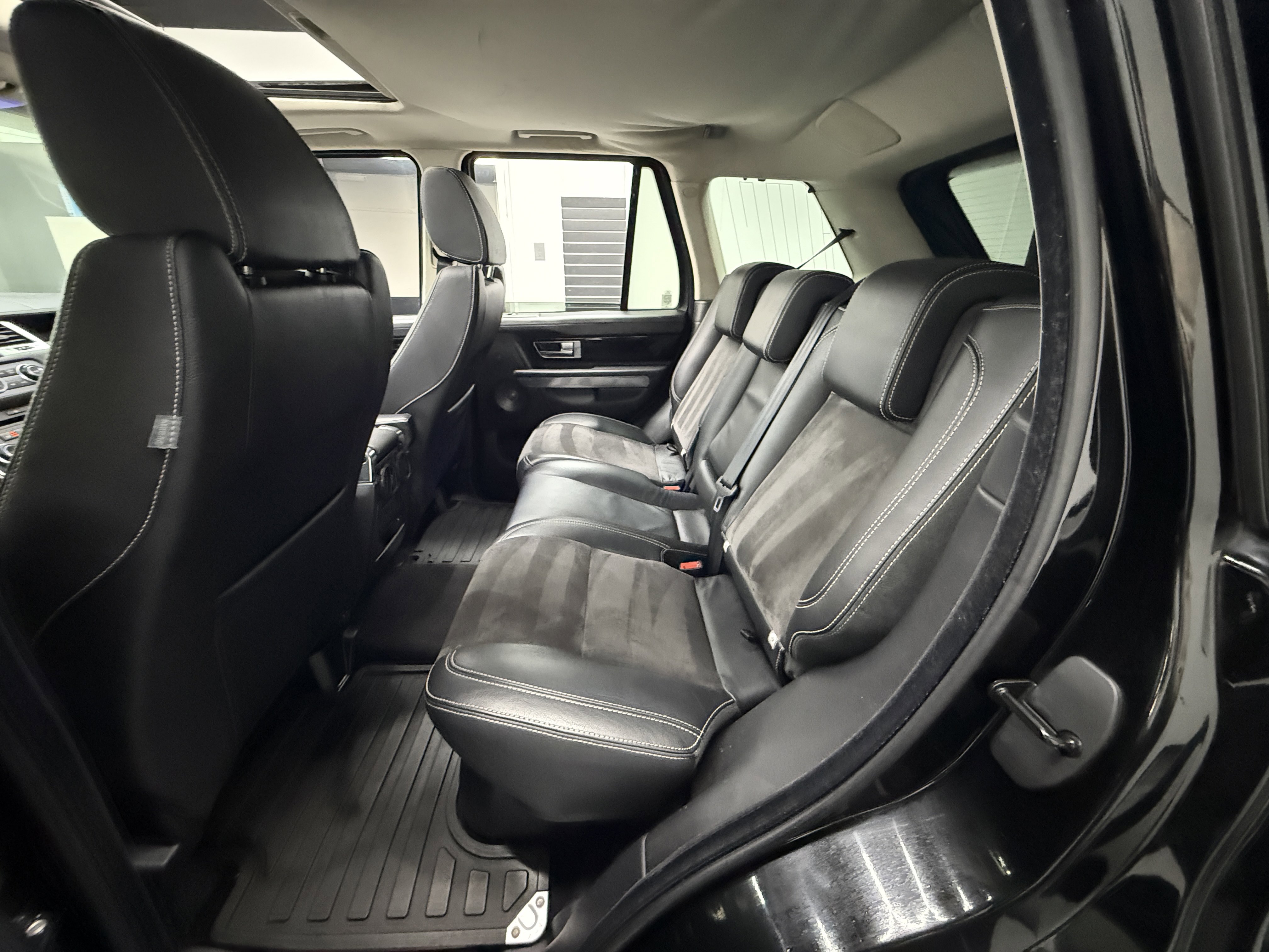 Used 2010 Land Rover Range Rover Sport Supercharged image 21